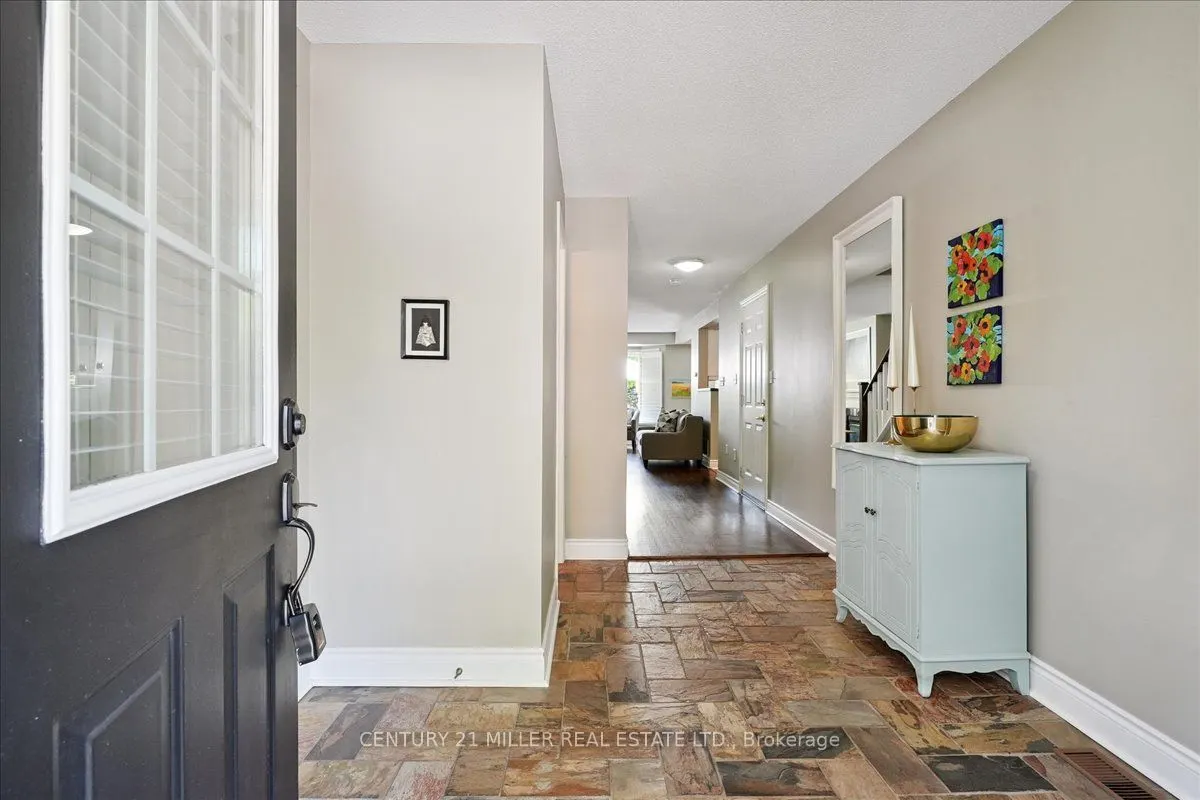 5427 Lakeshore Road, #4