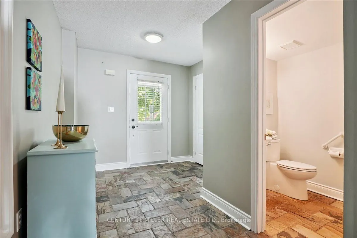 5427 Lakeshore Road, #4