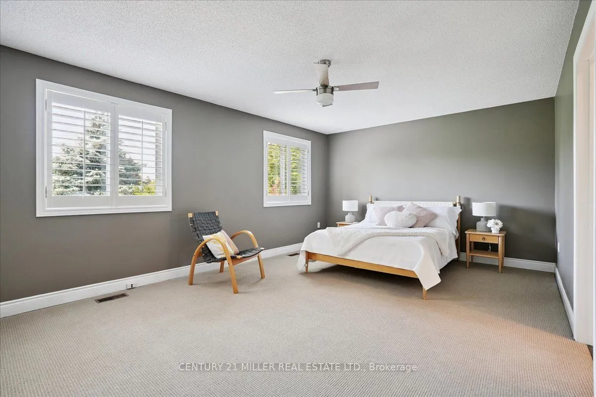 5427 Lakeshore Road, #4