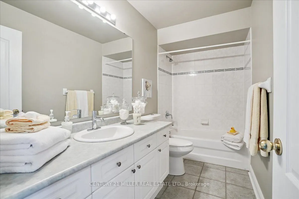 5427 Lakeshore Road, #4