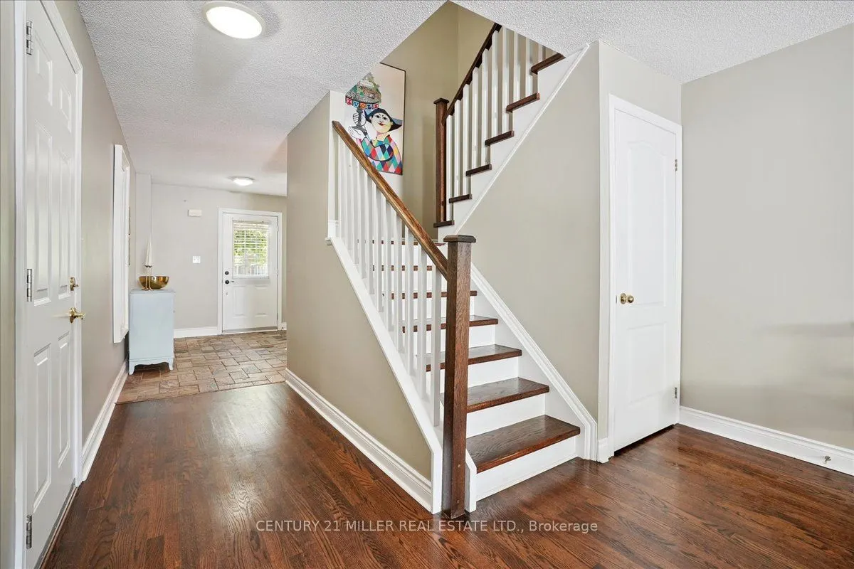 5427 Lakeshore Road, #4