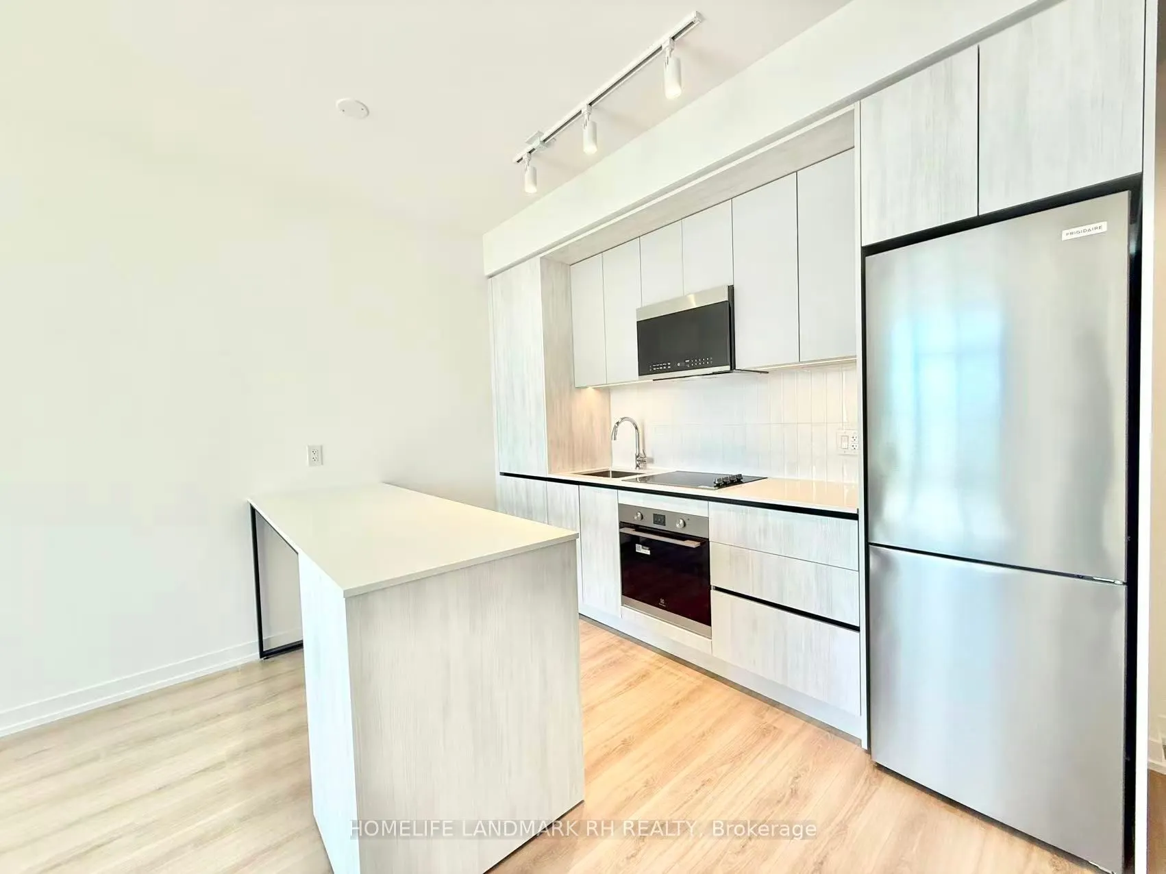 2485 Eglinton Avenue W, #PH19