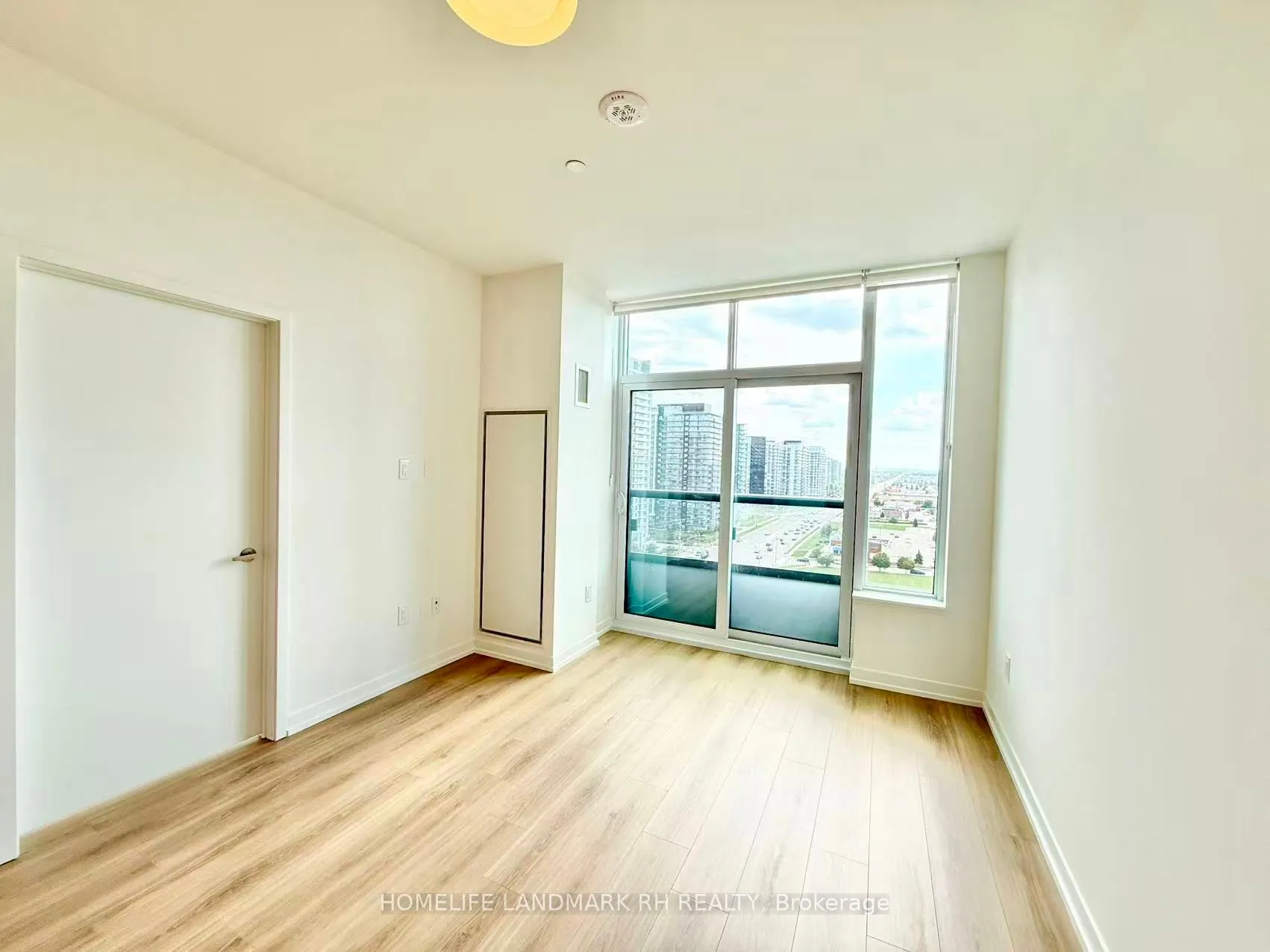 2485 Eglinton Avenue W, #PH19