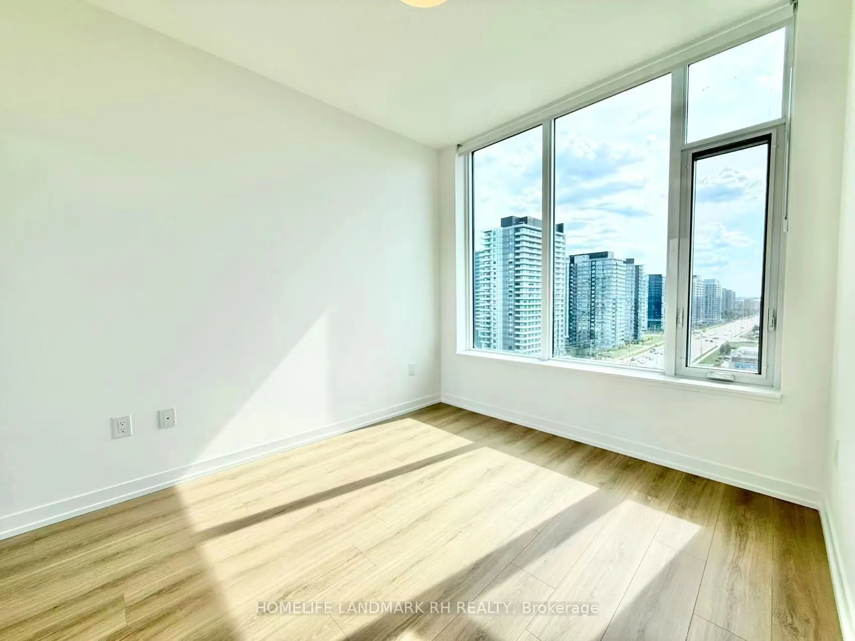 2485 Eglinton Avenue W, #PH19