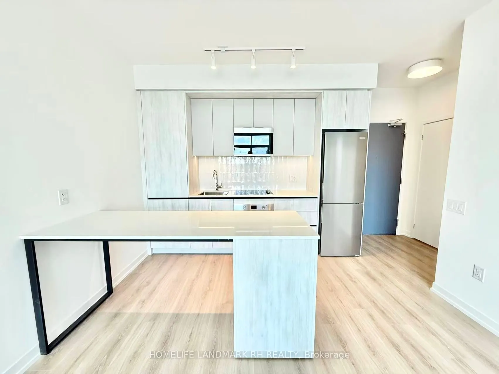 2485 Eglinton Avenue W, #PH19