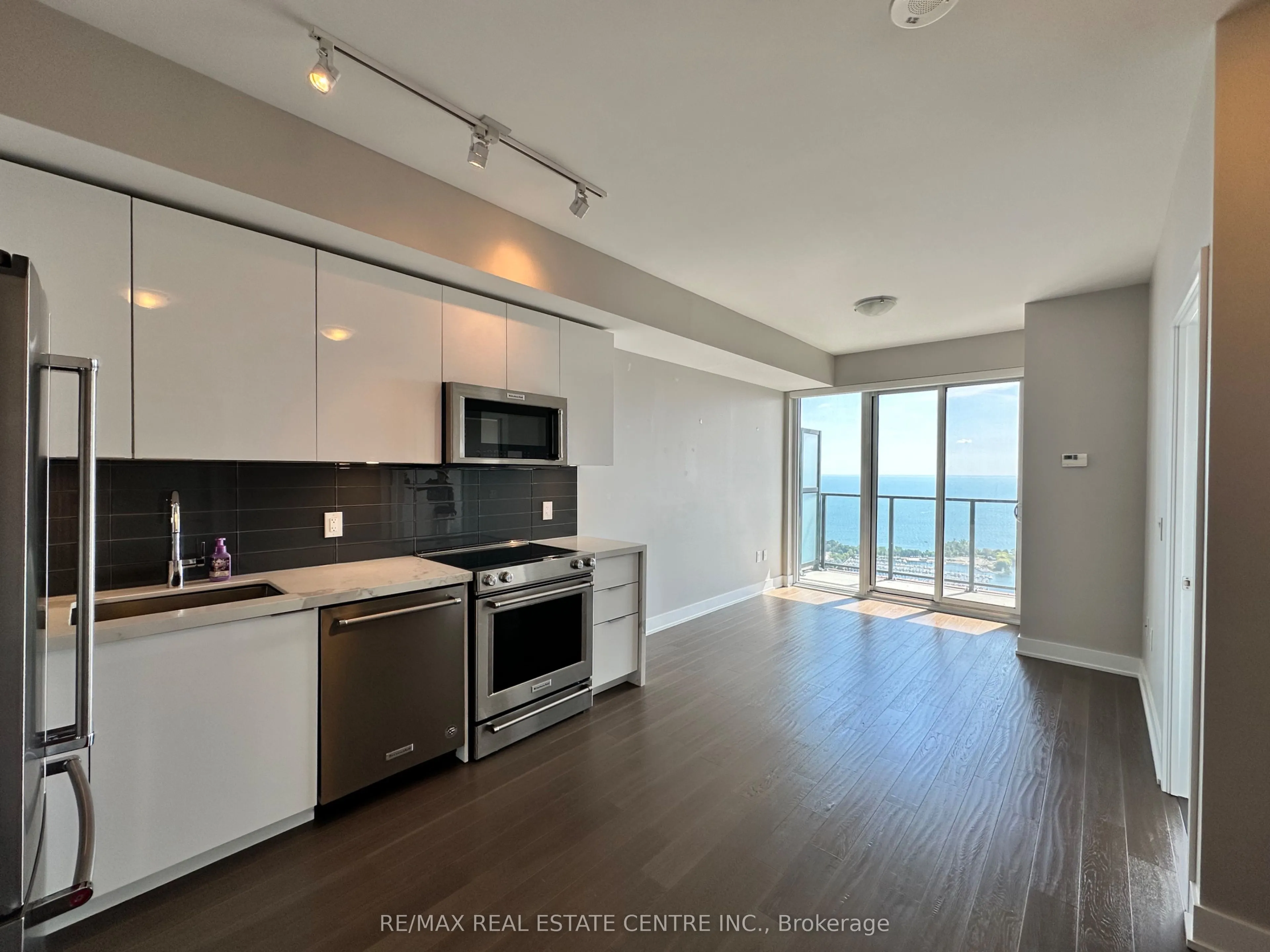 30 Shore Breeze Drive, #4911