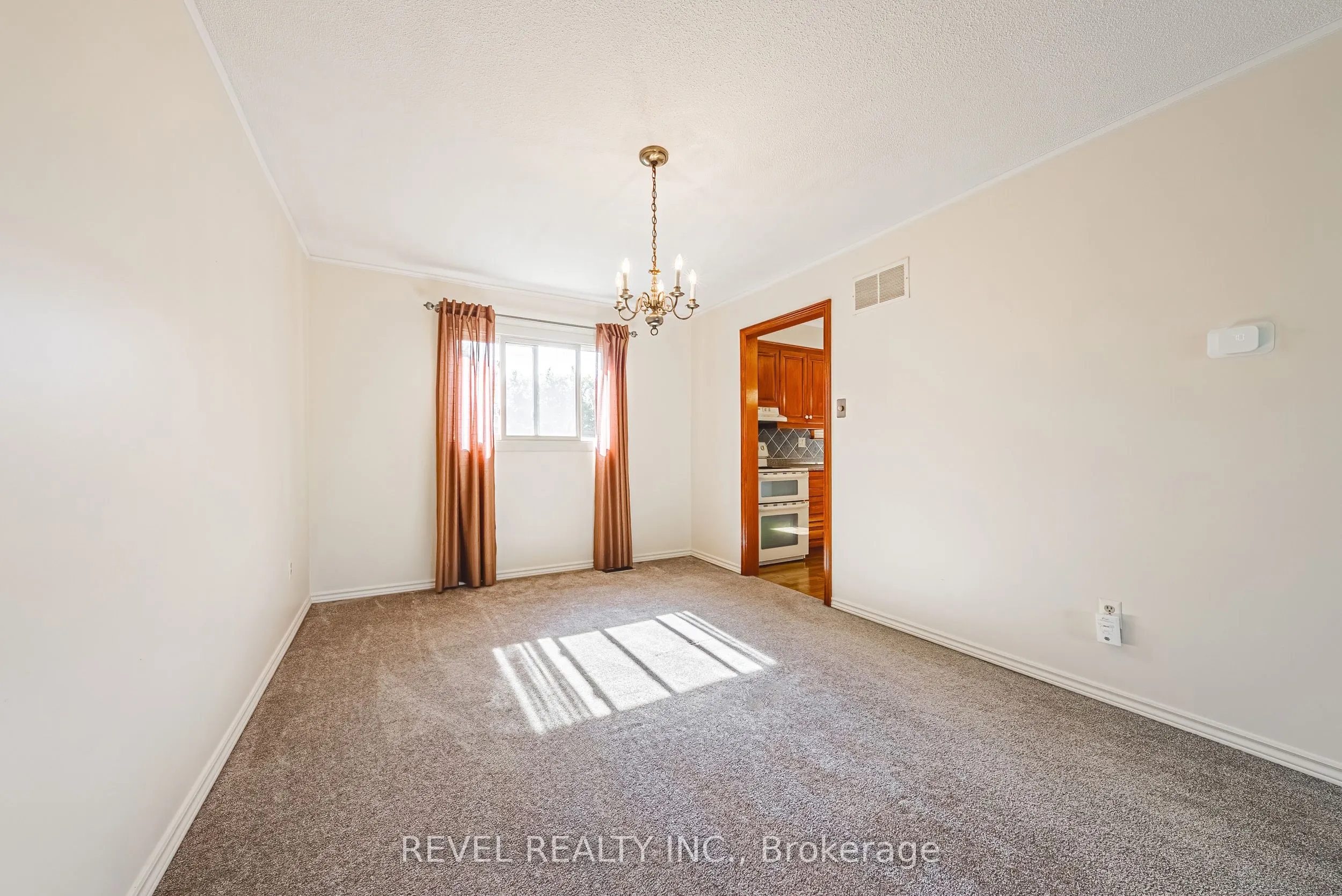 594 Moorelands Crescent