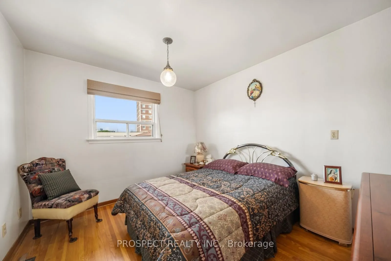 8 Sonnet Court