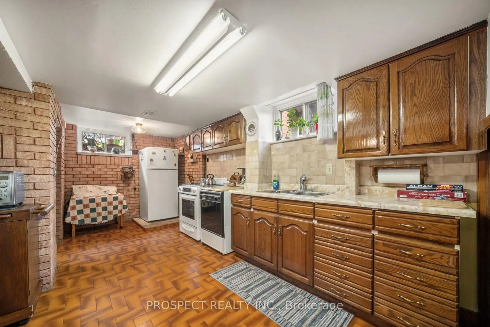 8 Sonnet Court