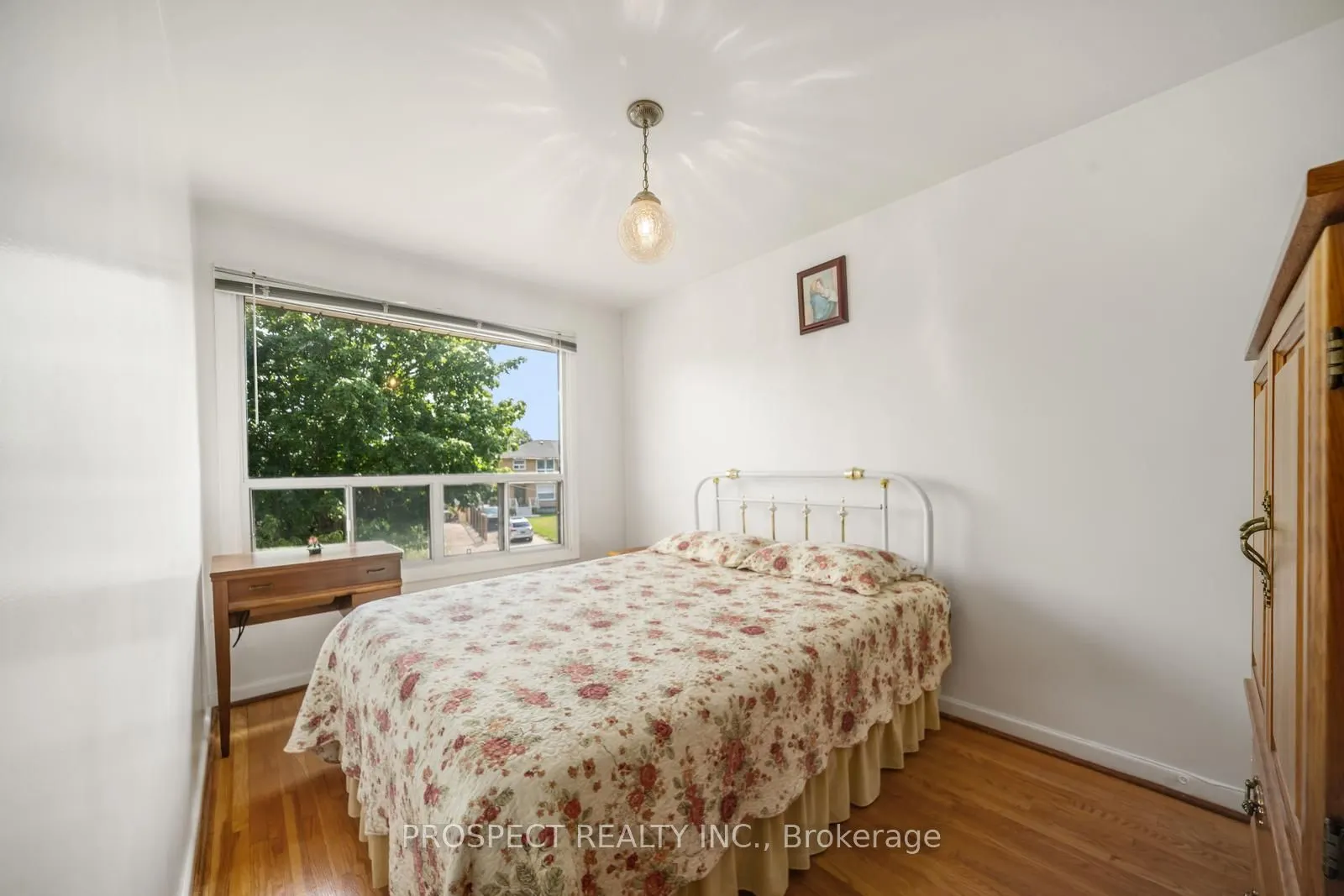 8 Sonnet Court