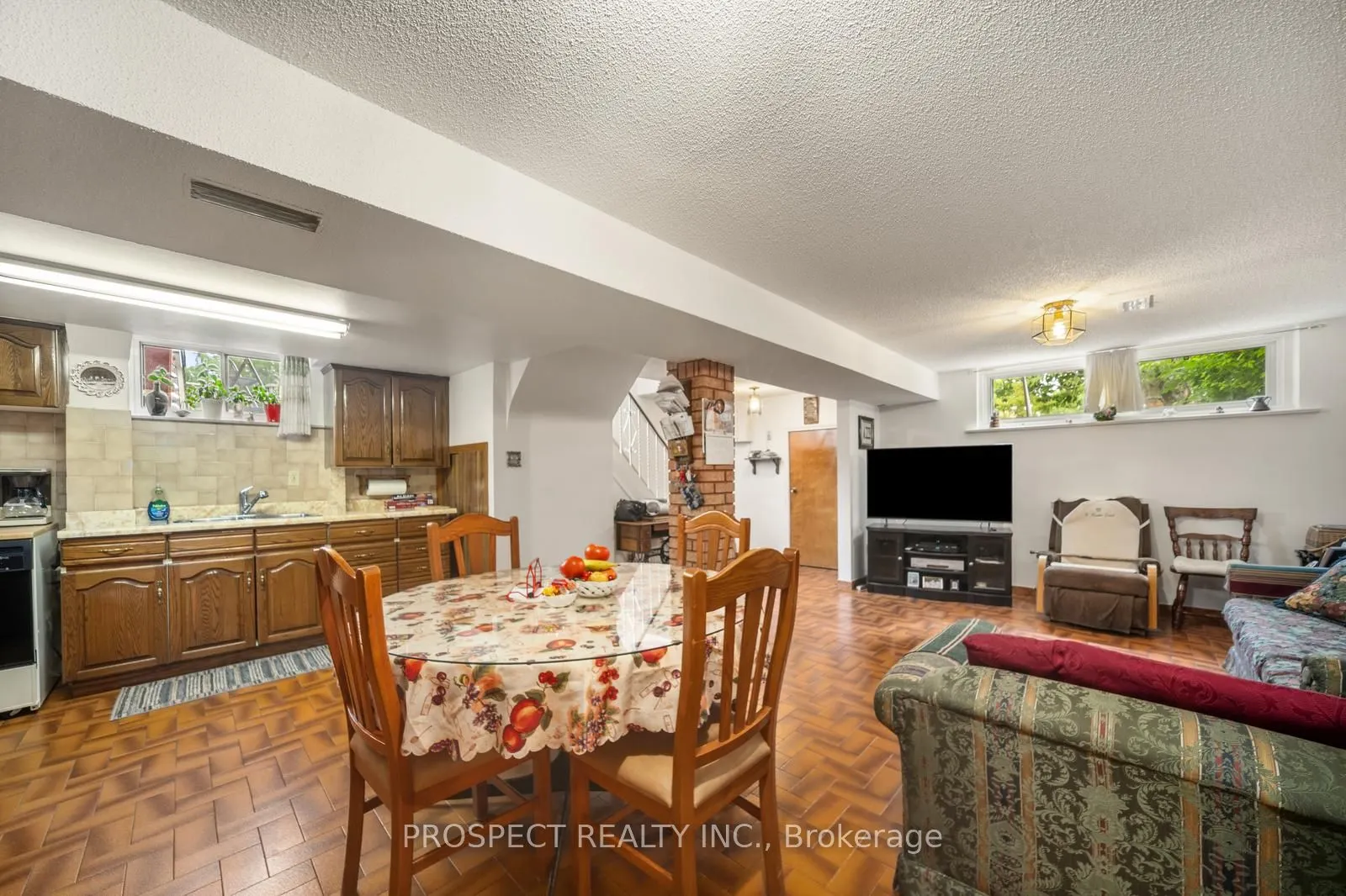 8 Sonnet Court