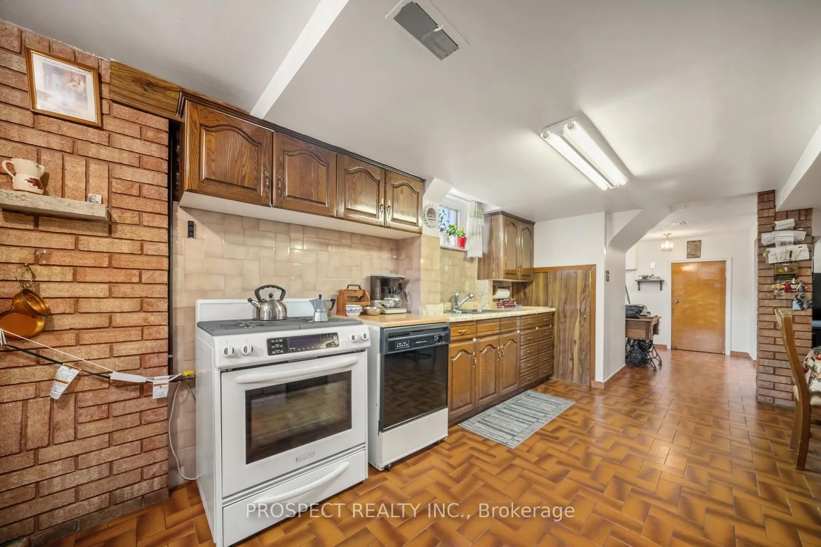 8 Sonnet Court