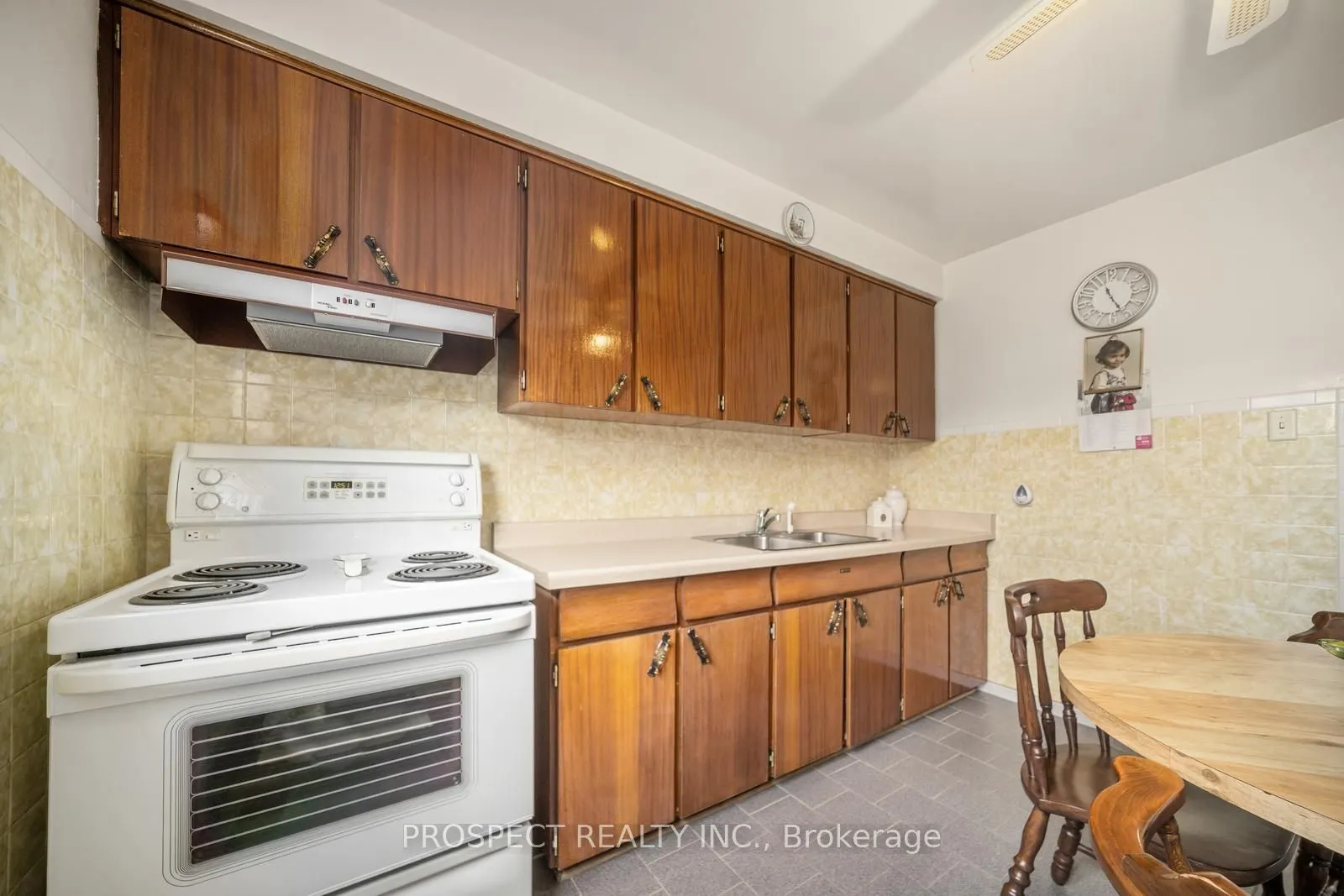 8 Sonnet Court