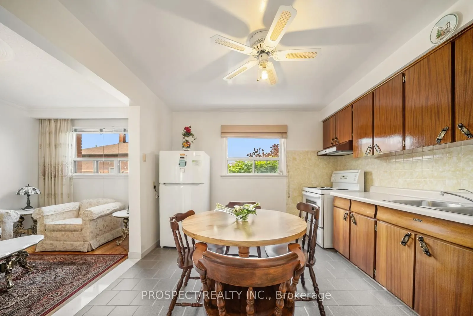 8 Sonnet Court