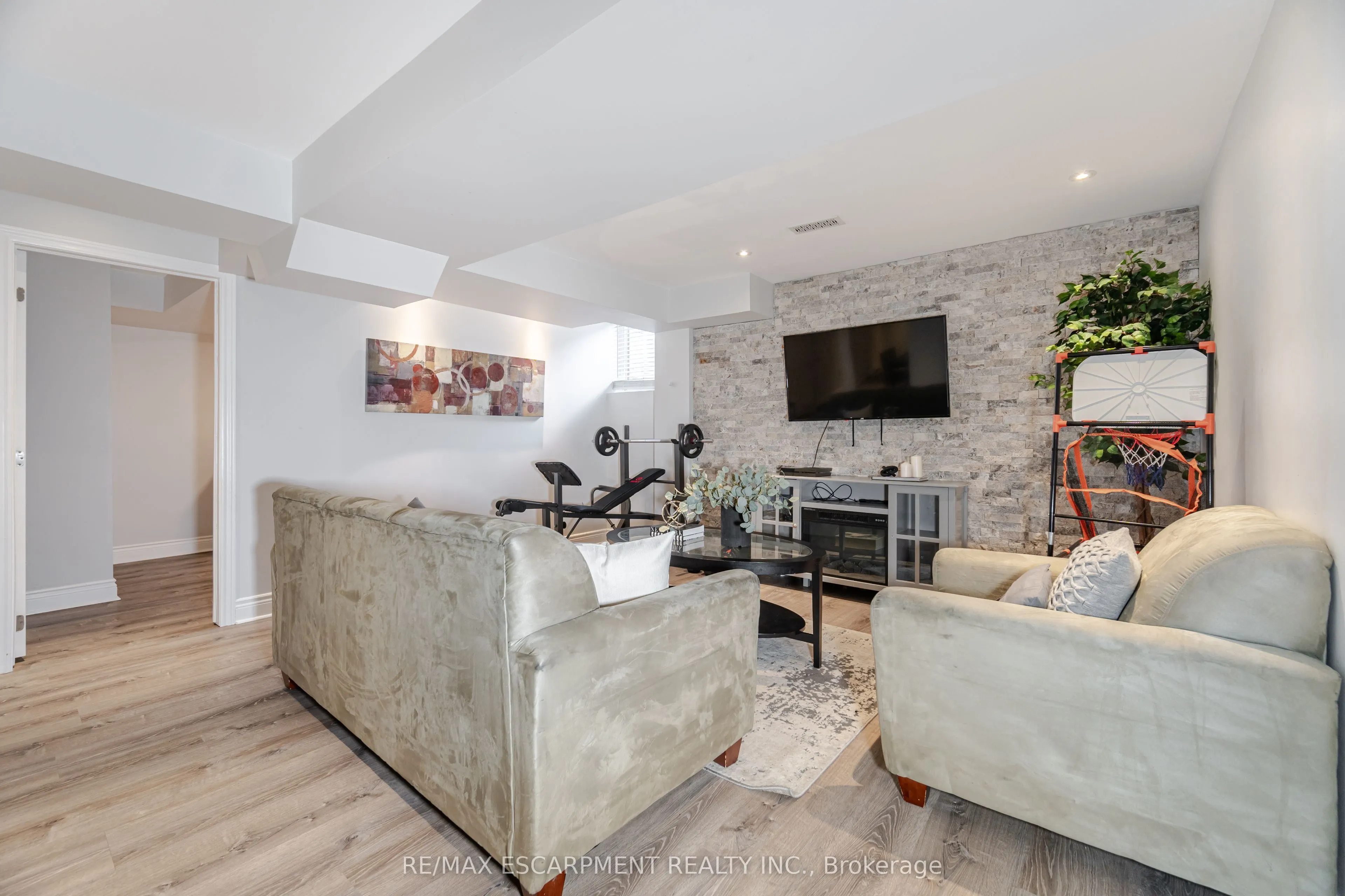 31 Vanderbrink Drive