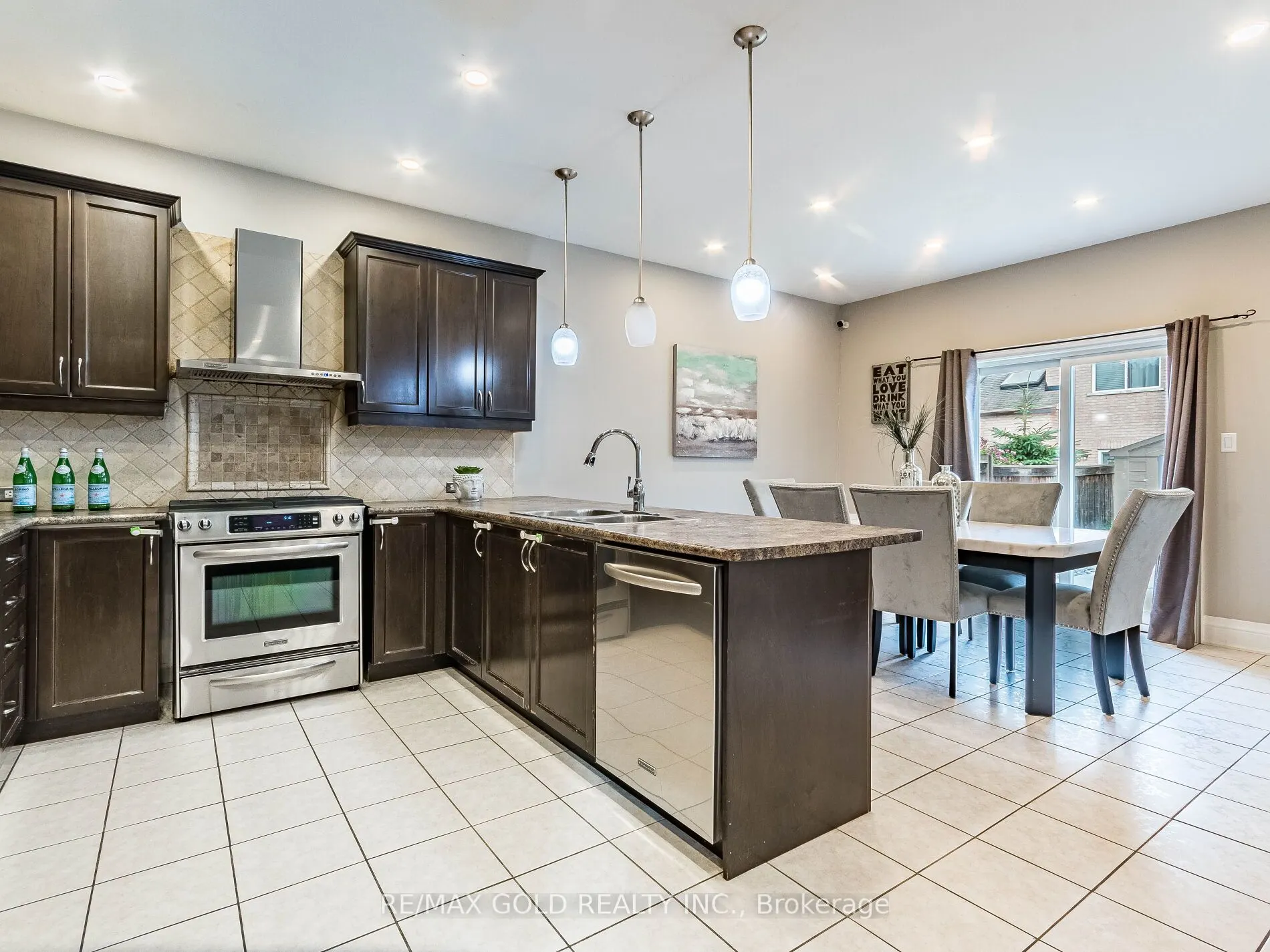 22 Game Creek Crescent