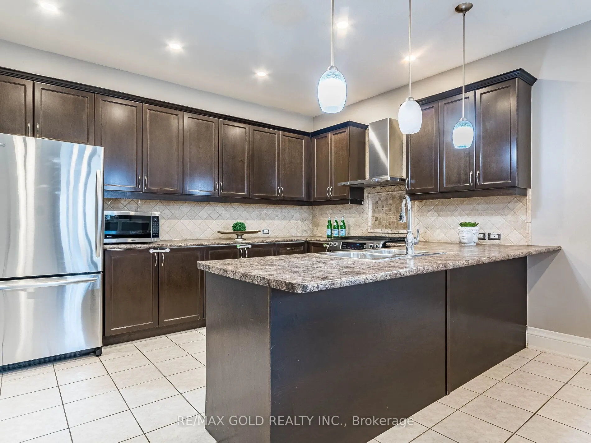 22 Game Creek Crescent