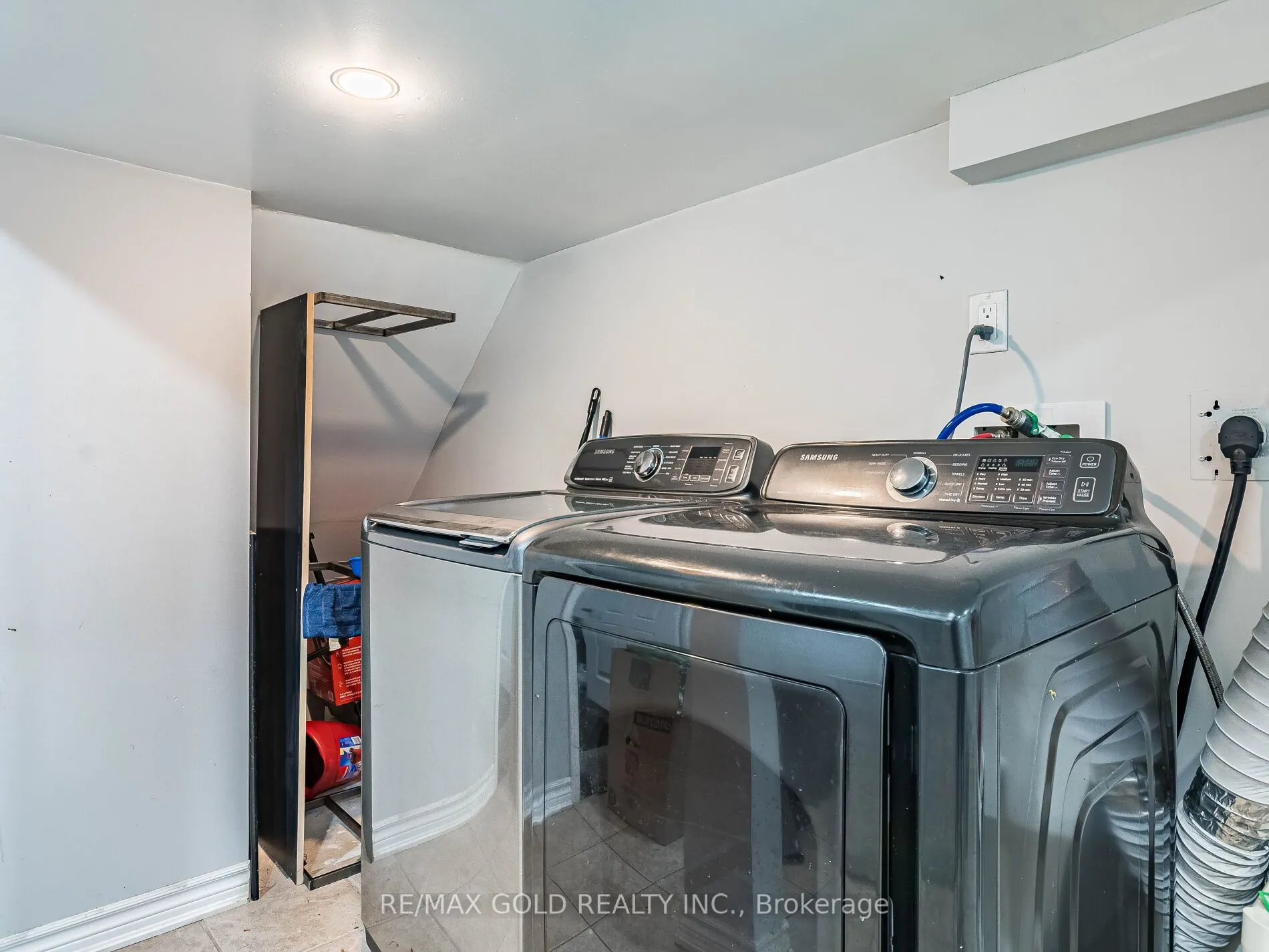 22 Game Creek Crescent