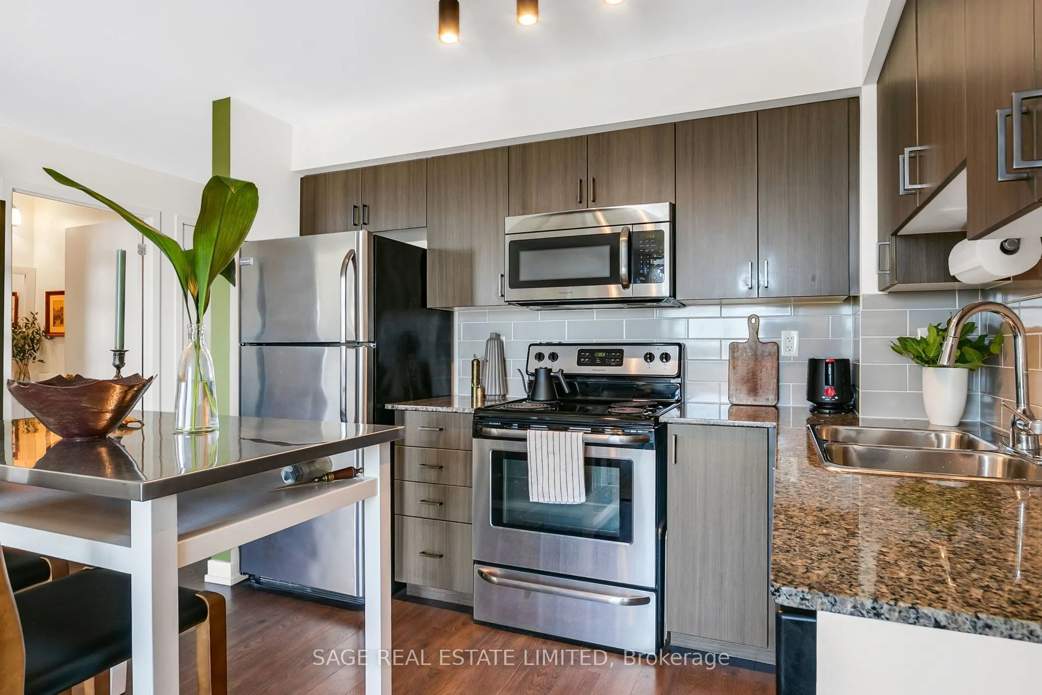 812 Lansdowne Avenue, #1304