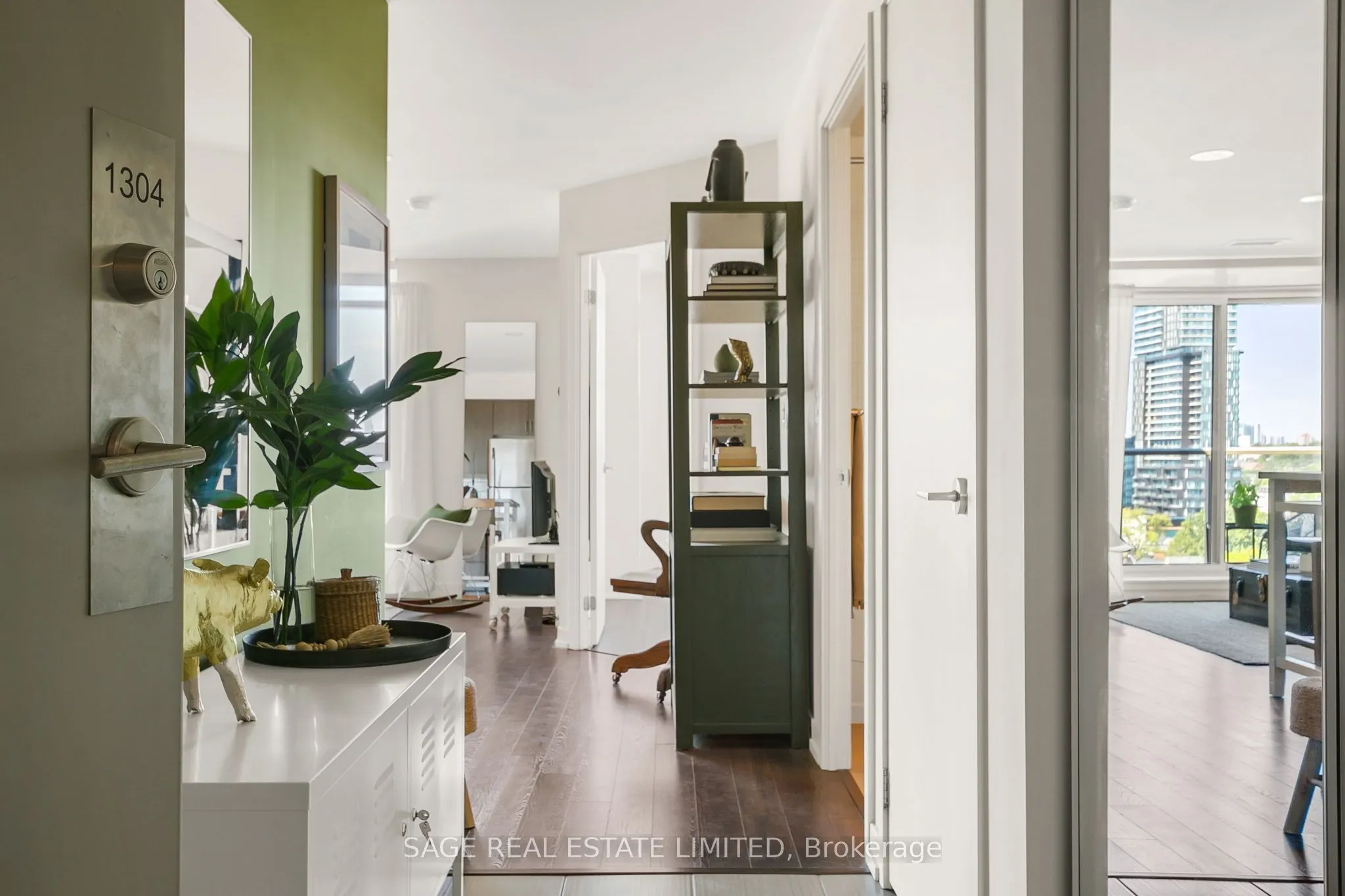 812 Lansdowne Avenue, #1304