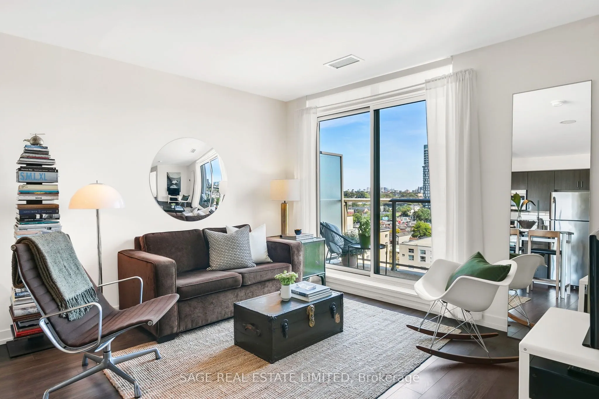 812 Lansdowne Avenue, #1304