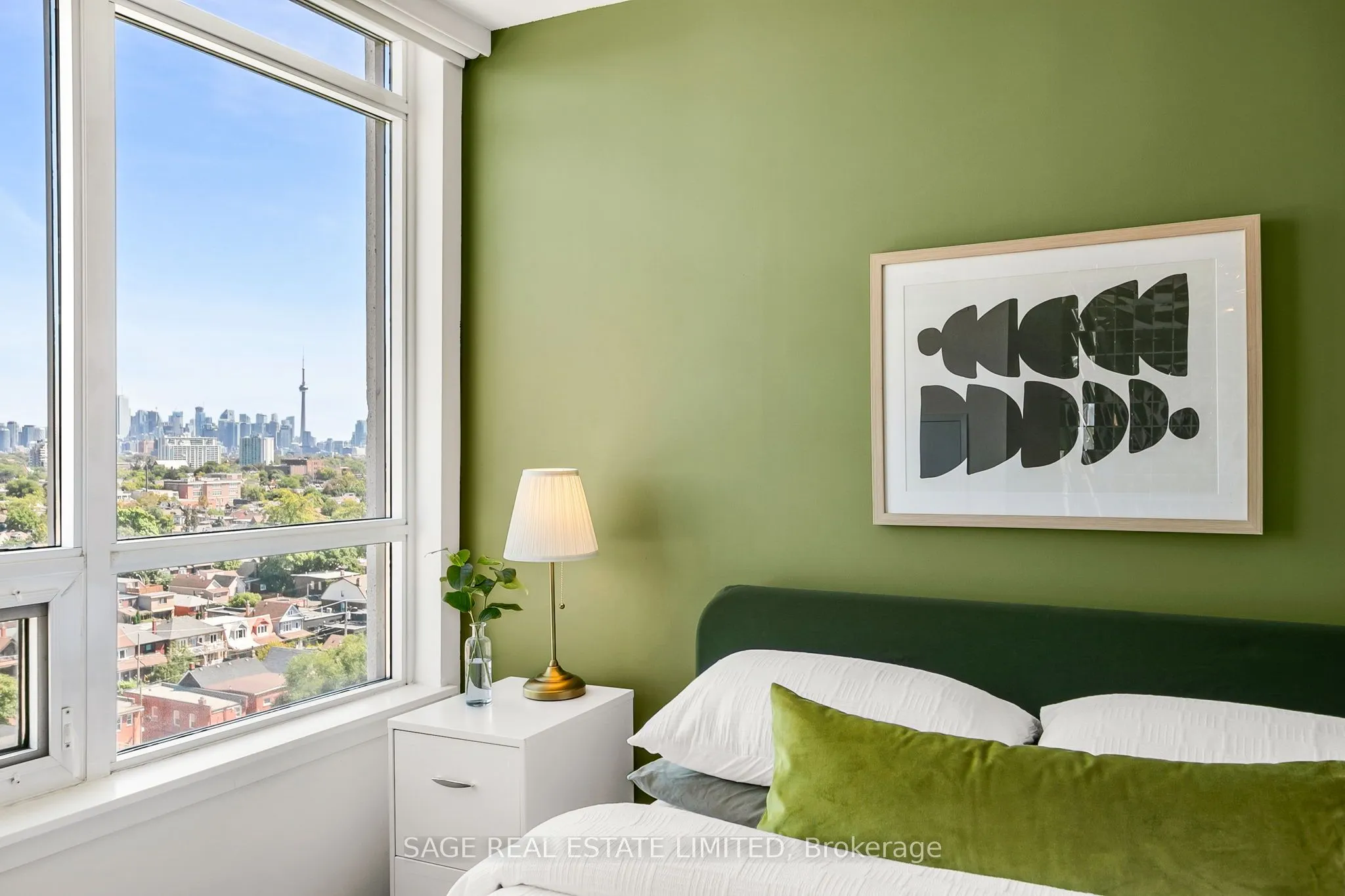 812 Lansdowne Avenue, #1304