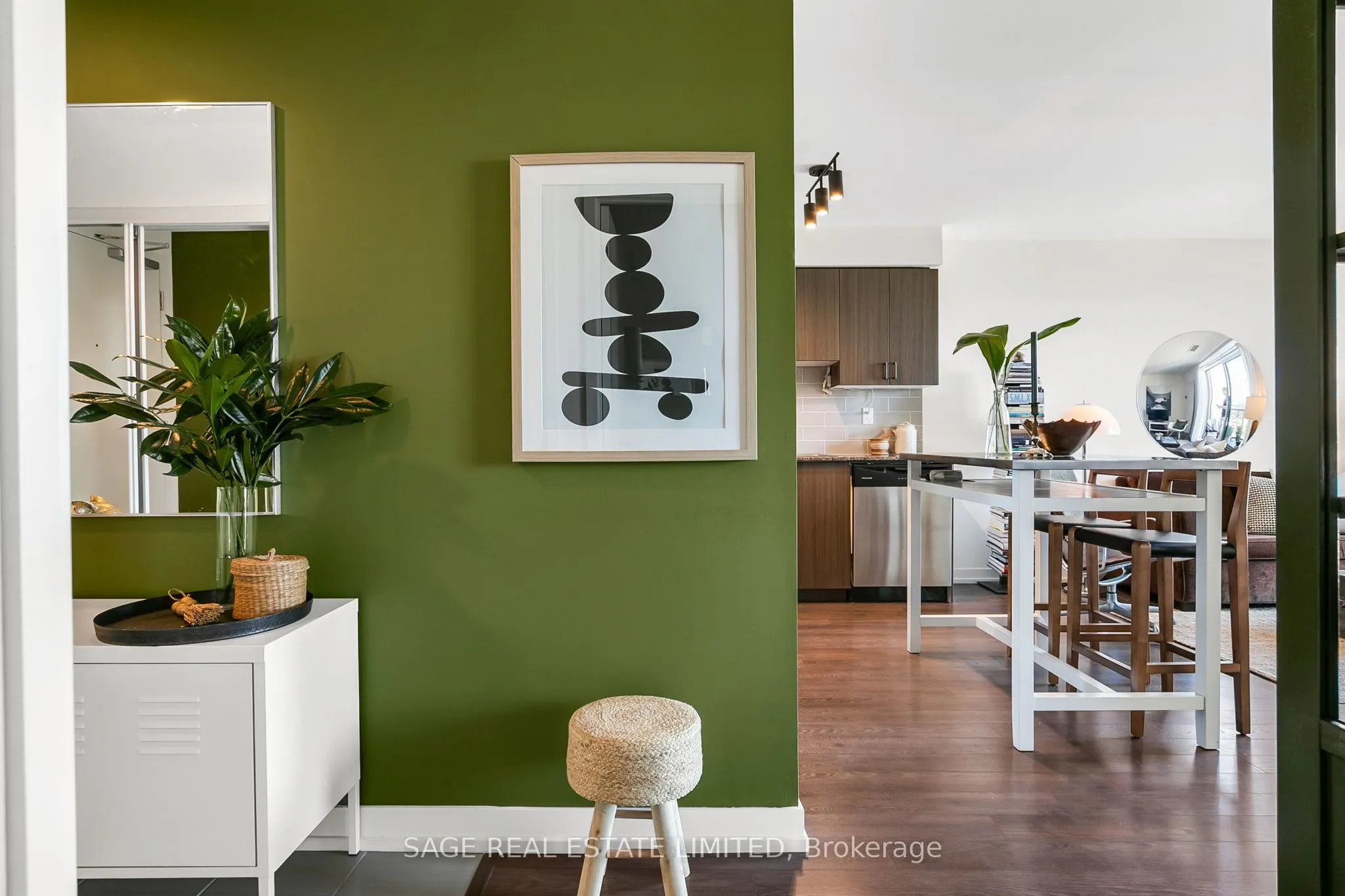 812 Lansdowne Avenue, #1304