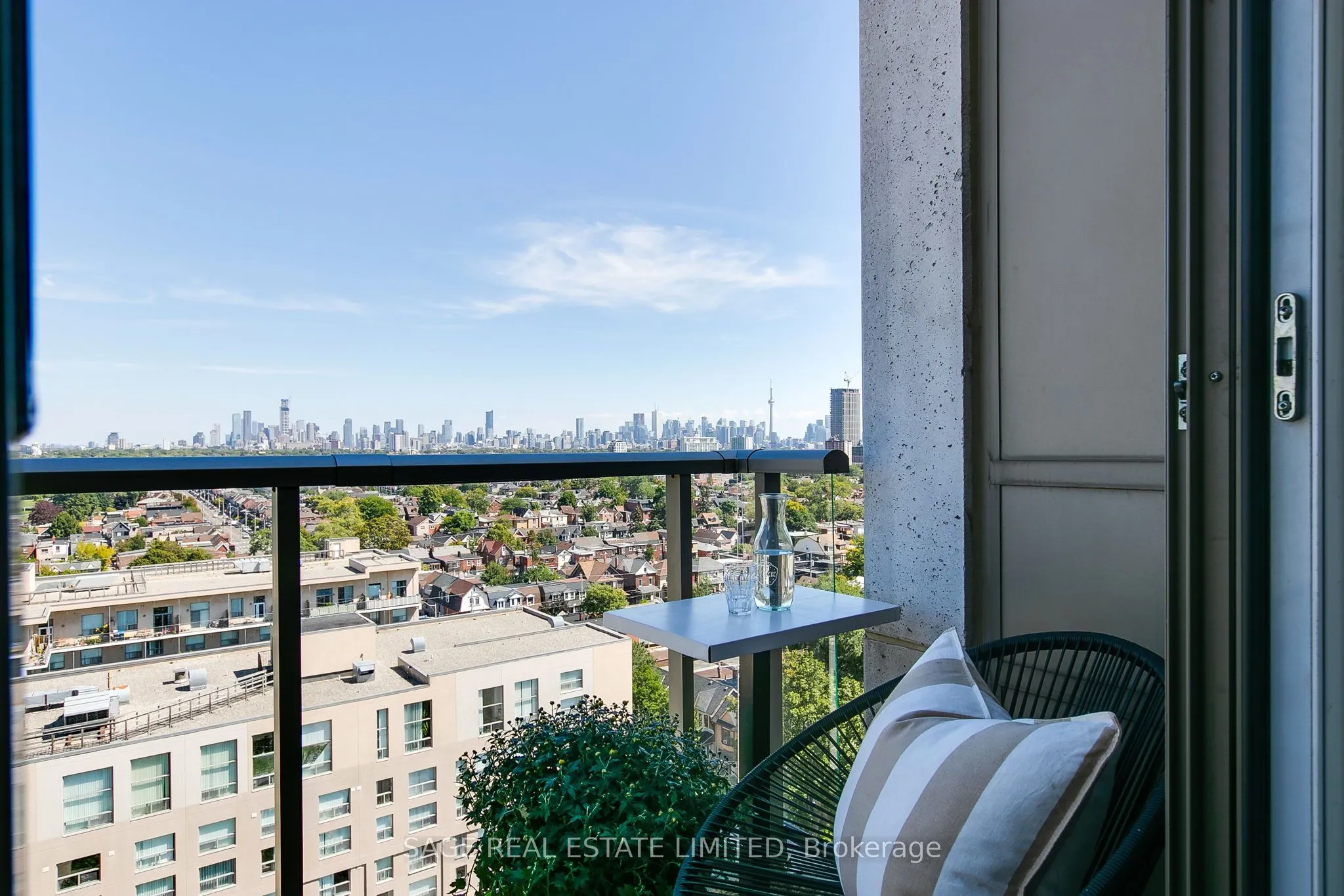 812 Lansdowne Avenue, #1304