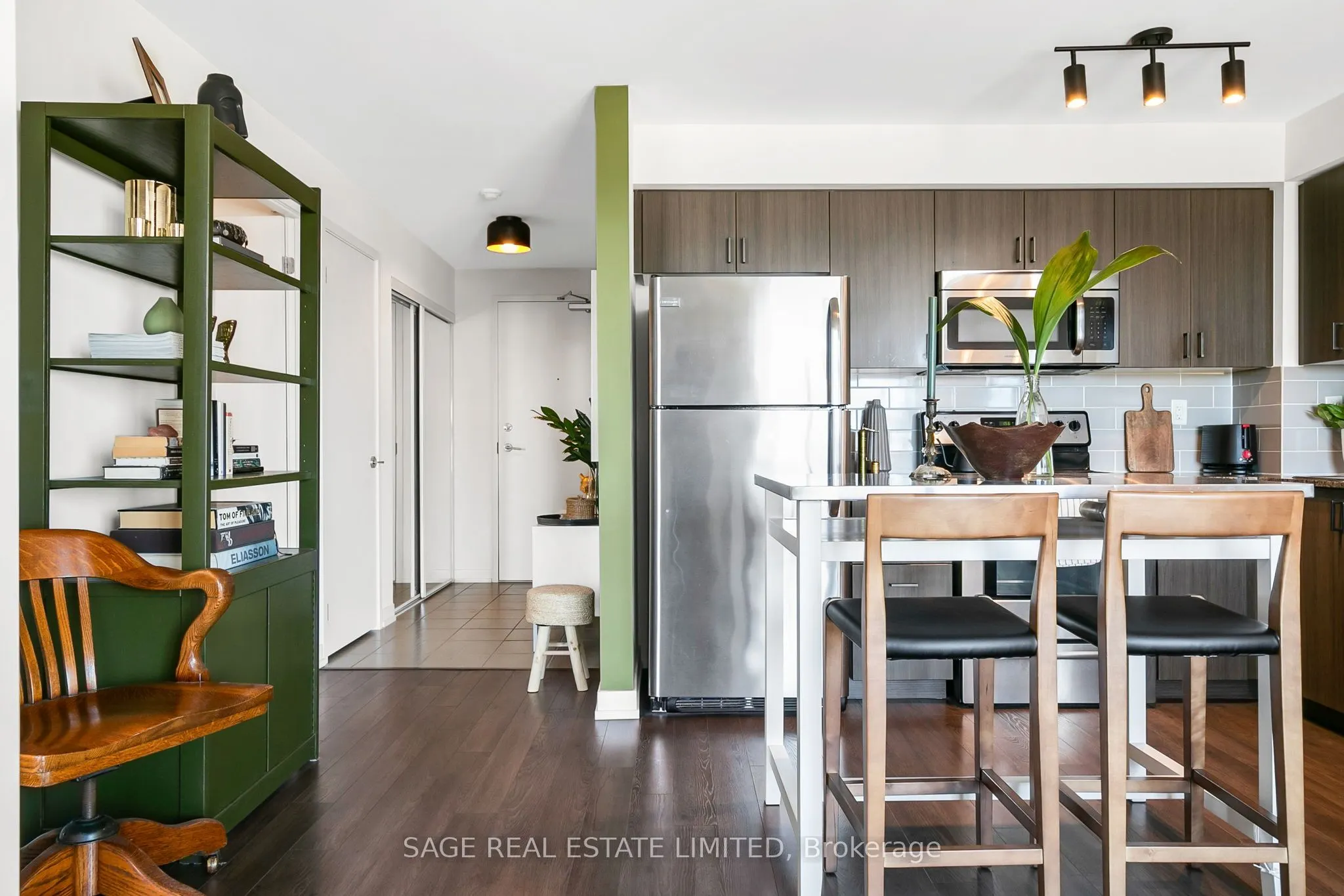 812 Lansdowne Avenue, #1304