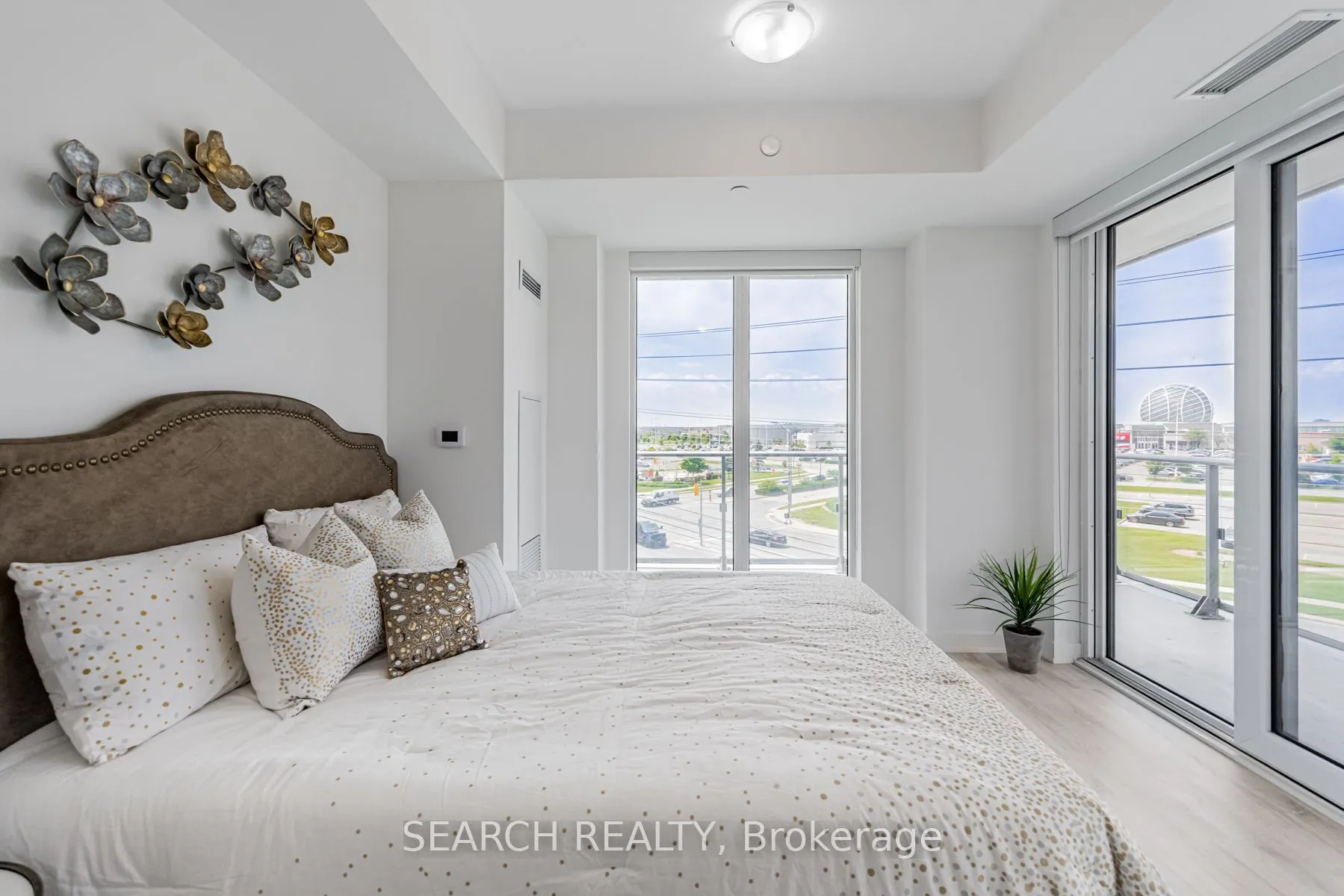 4655 Metcalfe Avenue, #402B