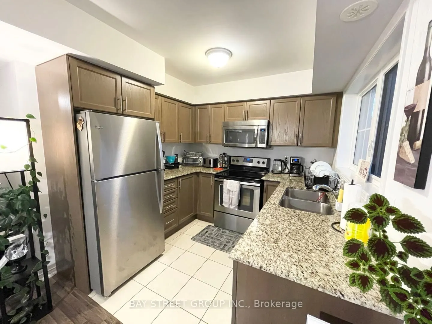 2484 Post Road, #27