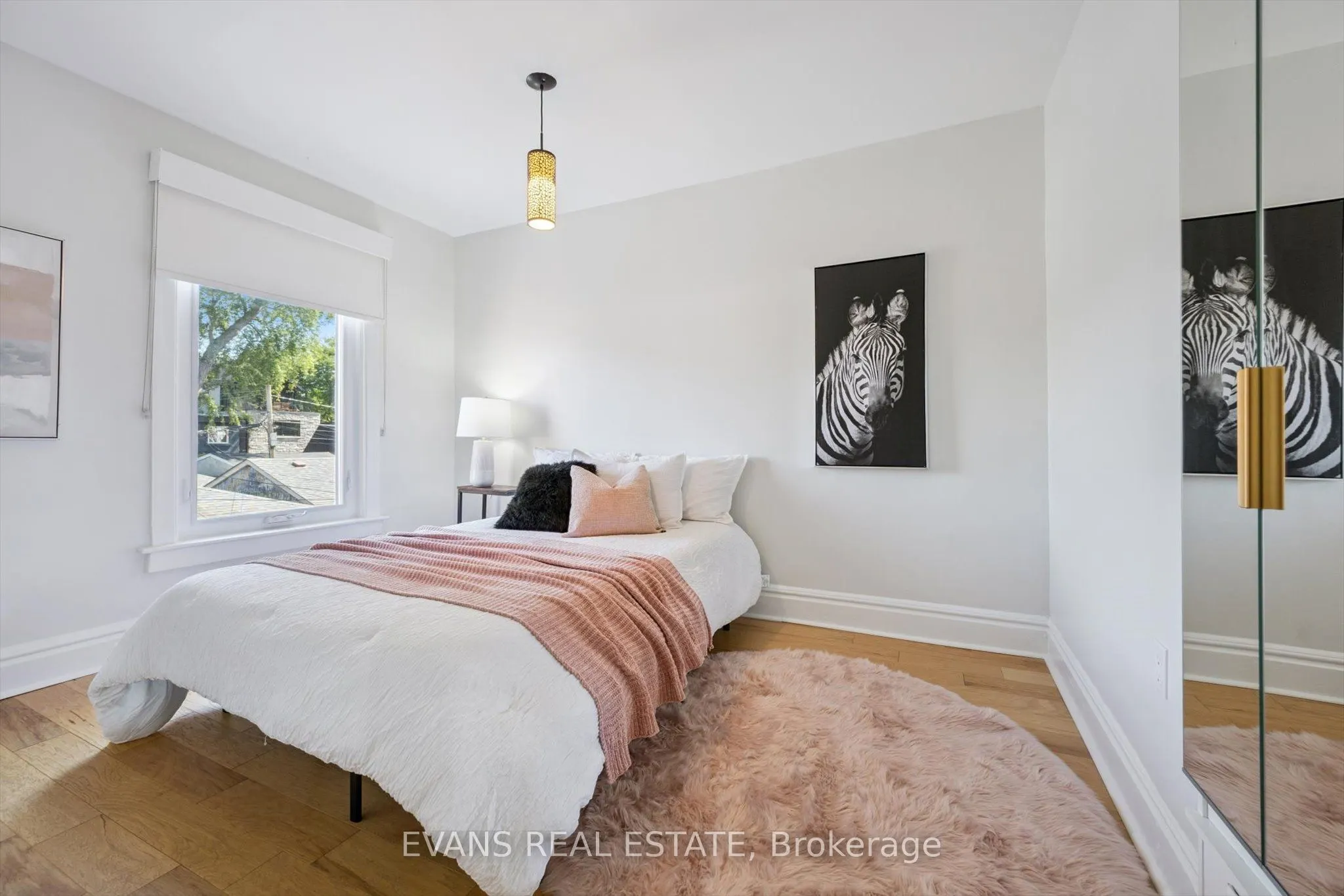 25 Uxbridge Avenue