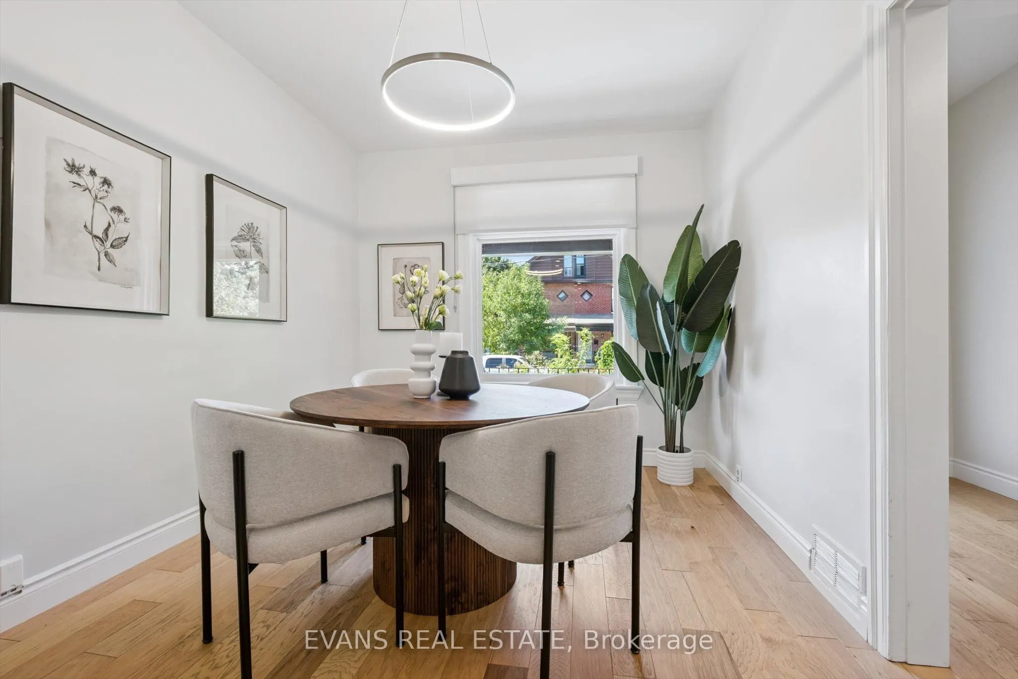 25 Uxbridge Avenue