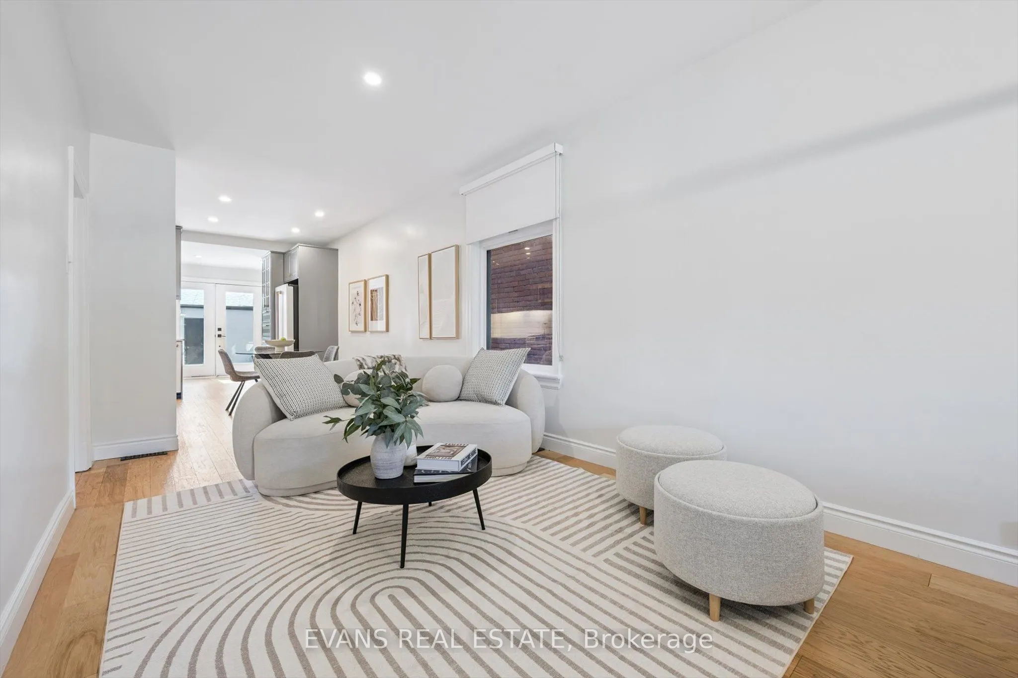 25 Uxbridge Avenue