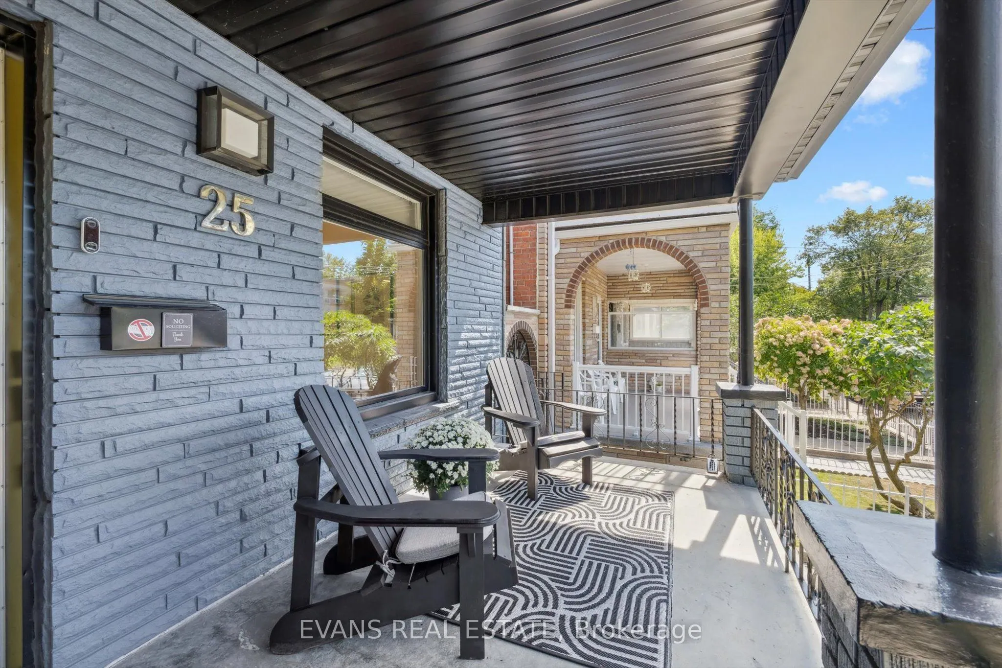 25 Uxbridge Avenue