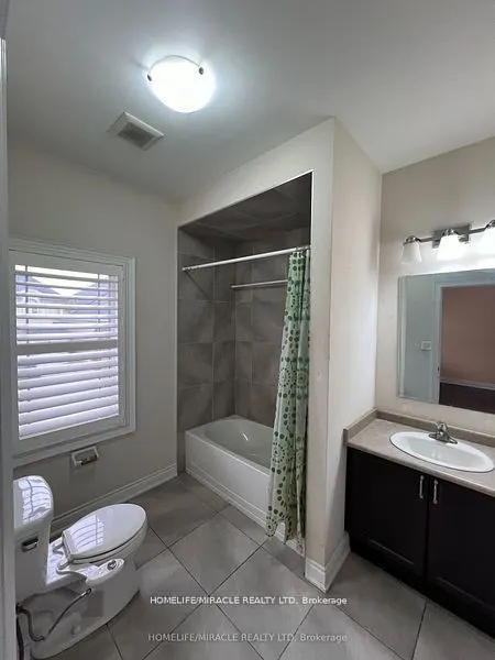 8 Arda Crescent