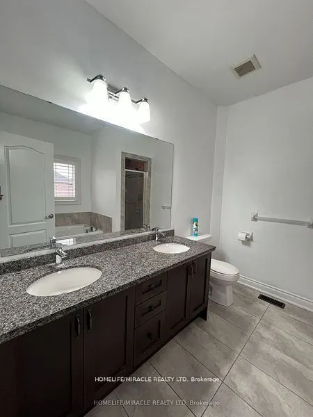 8 Arda Crescent