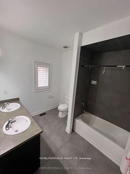 8 Arda Crescent