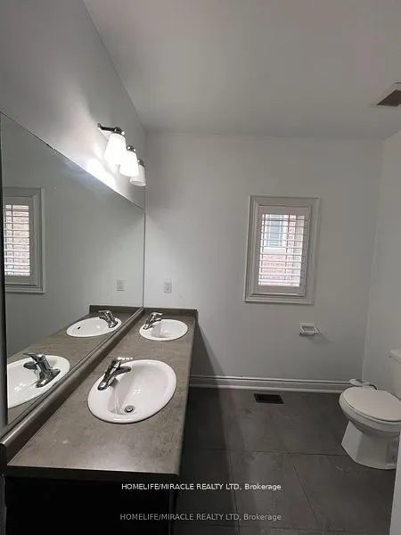 8 Arda Crescent