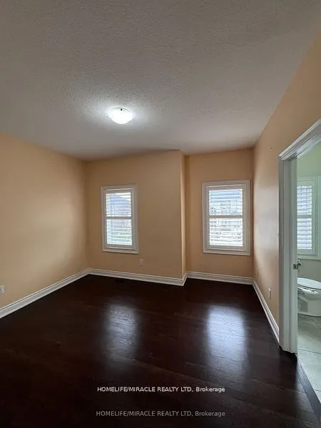 8 Arda Crescent