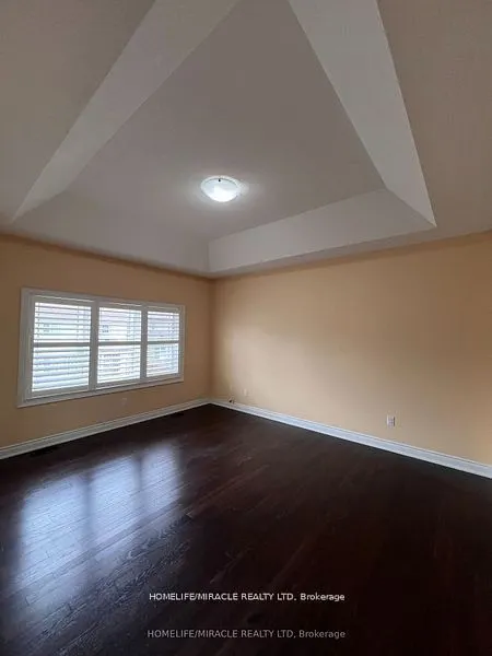 8 Arda Crescent