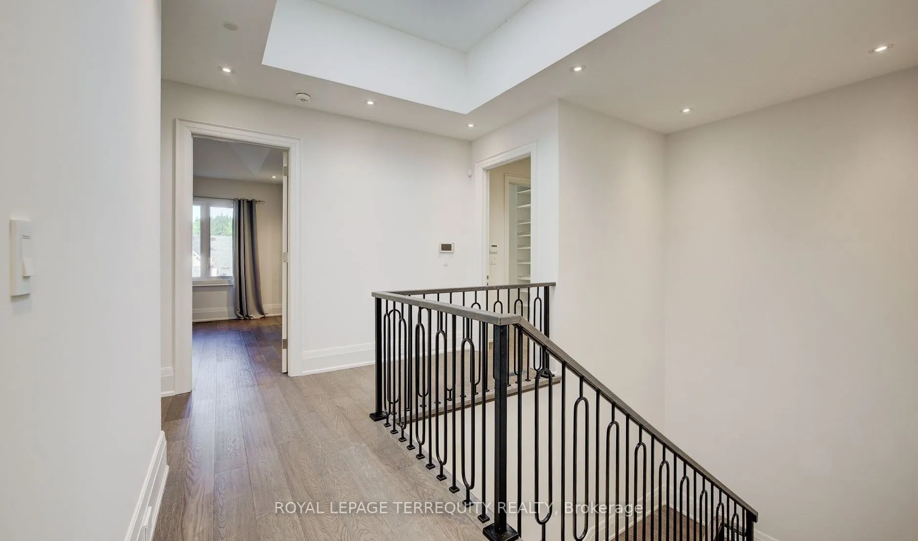 2457 Ventura Drive