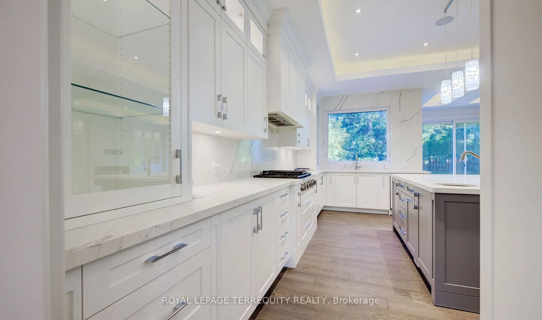 2457 Ventura Drive