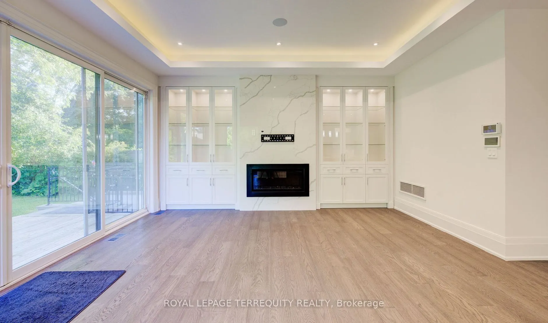 2457 Ventura Drive