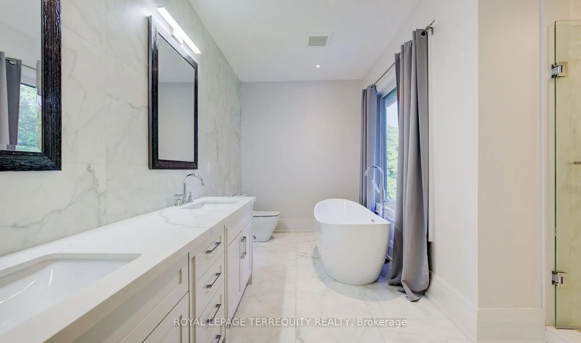 2457 Ventura Drive