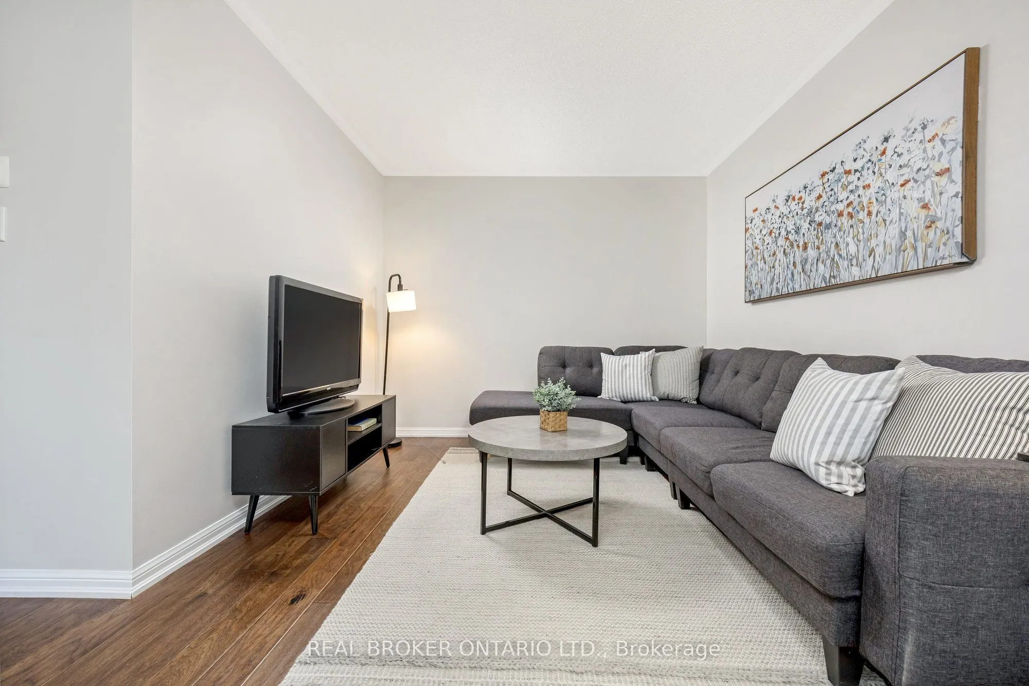 879 Willingdon Crescent