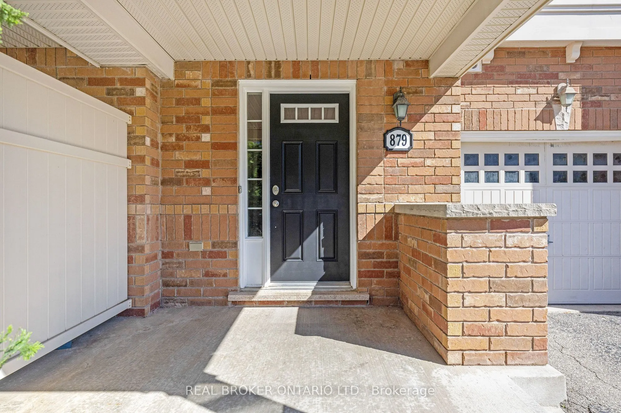 879 Willingdon Crescent