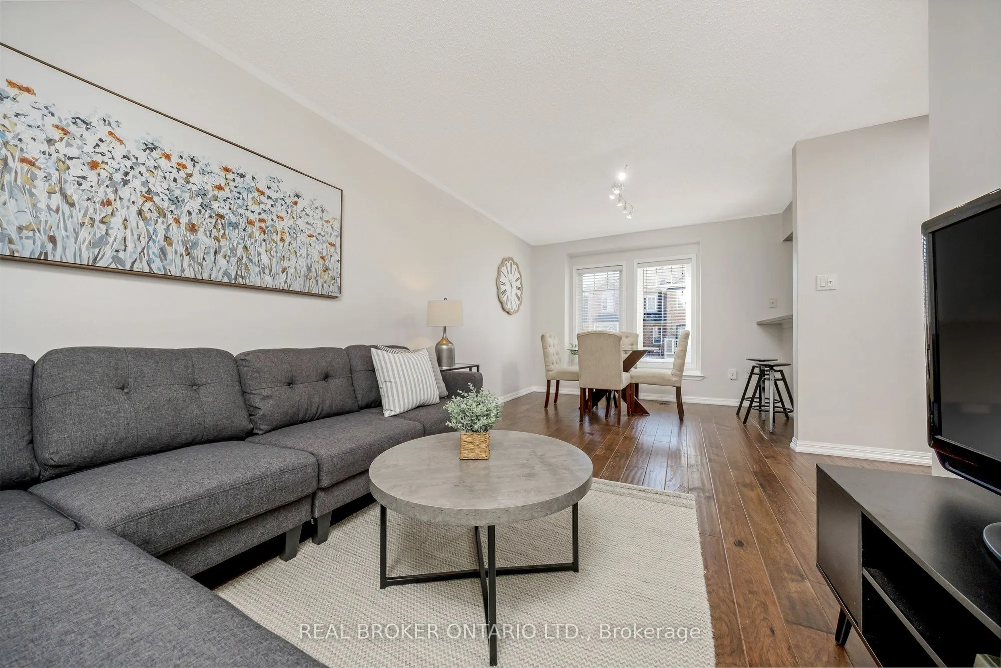 879 Willingdon Crescent