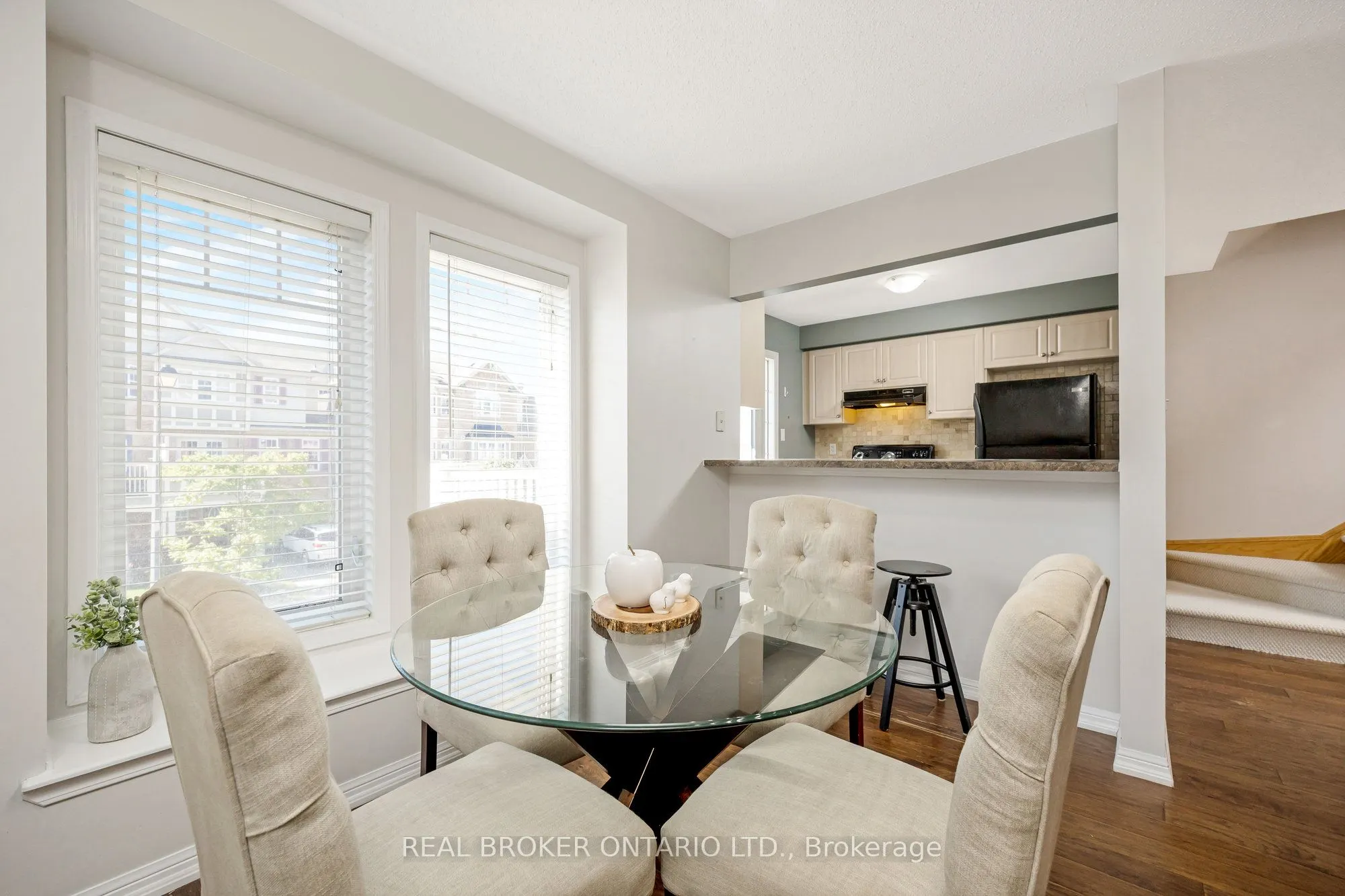 879 Willingdon Crescent