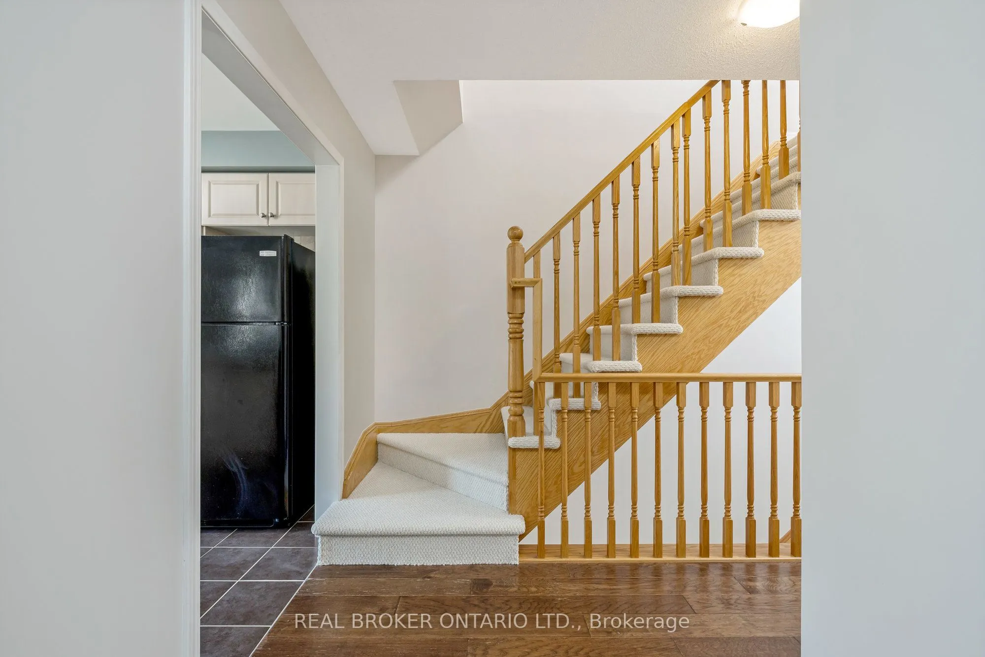 879 Willingdon Crescent